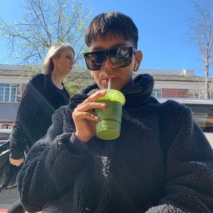 Meet your Posher, Manuel